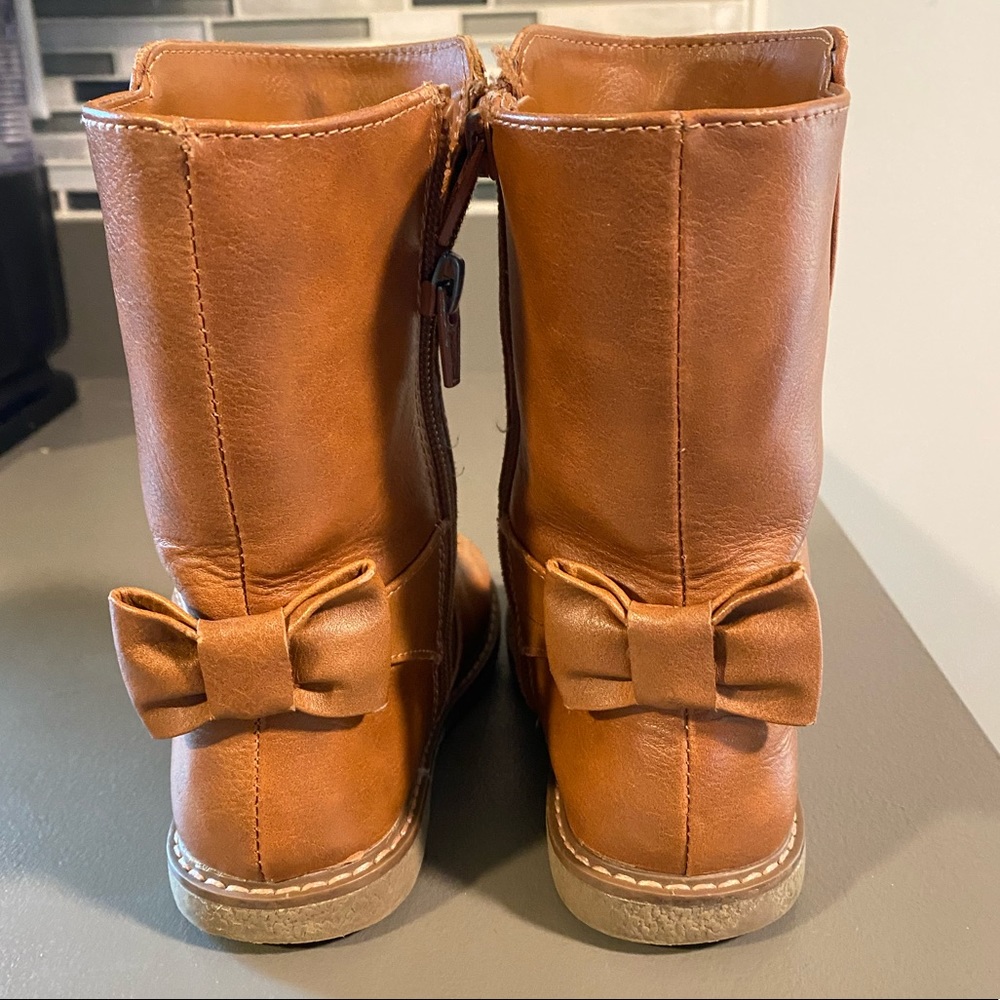 Girl’s boots